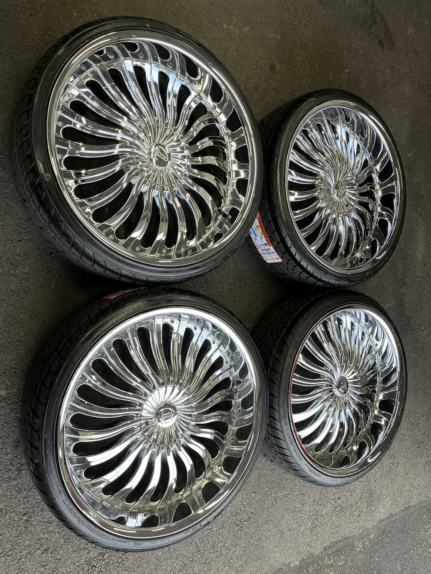 24 INCH BORGHINI RIMS AND NEW TIRES,5 lug universal