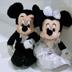 Rare NEW Mickey and Minnie Bride and Groom  Wedding Beanie Plush  From Walt Disney World Parks New with tags 