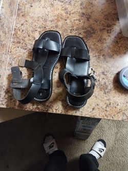 Size 6 women sandals
