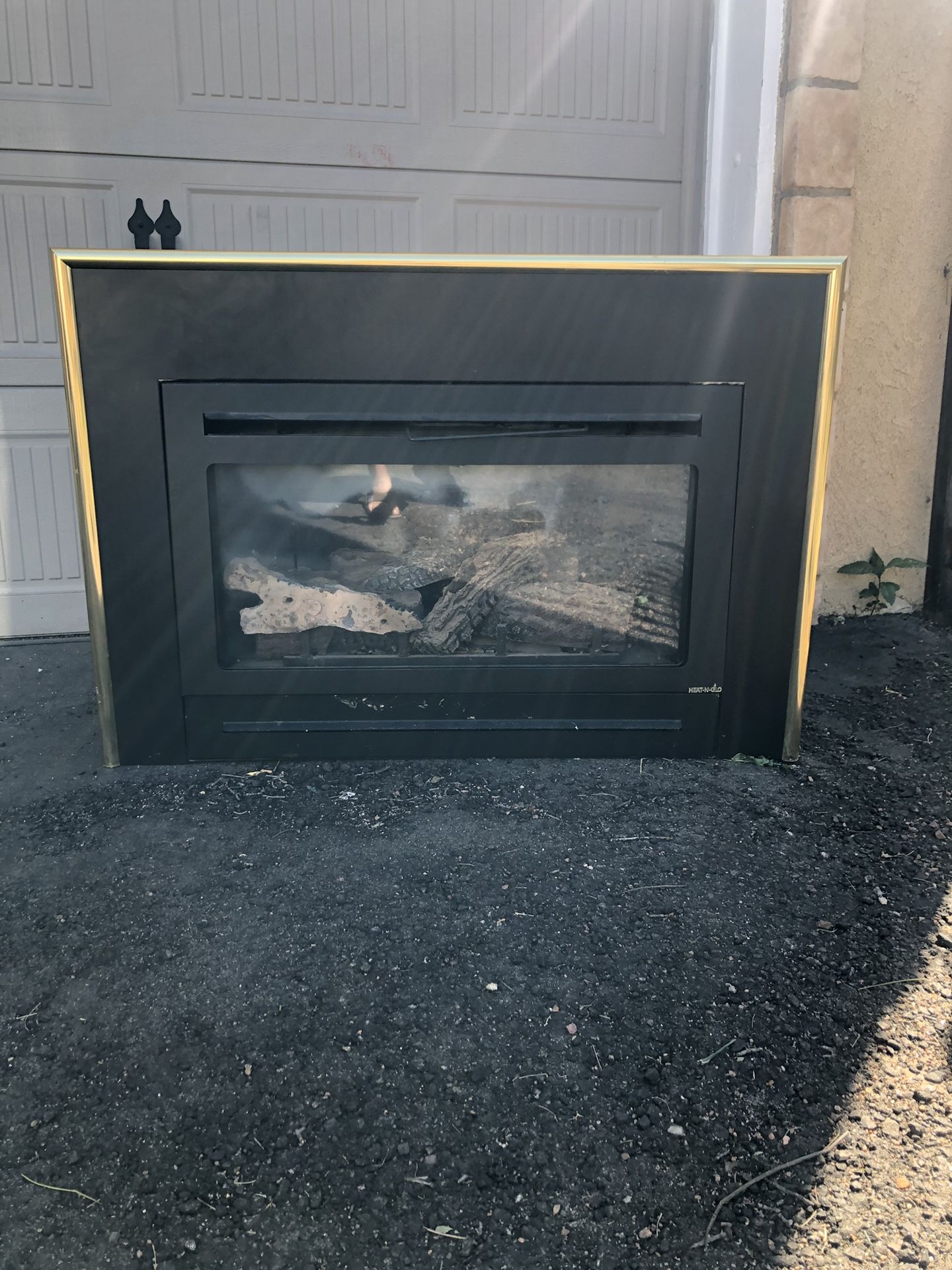 Free gas fire insert Old Broadmoor area. 105 Cresta Rd. 80906