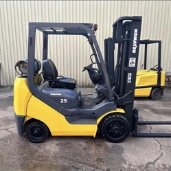 Komatsu 5000lb Forklift 
