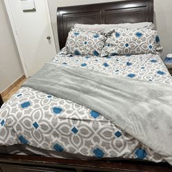 Queen Bed & Dresser W/ Mirror For Sale!!! 