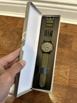 Brand New American Aviator Black Dial Round Case 44 mm Green Canvas Band Watch