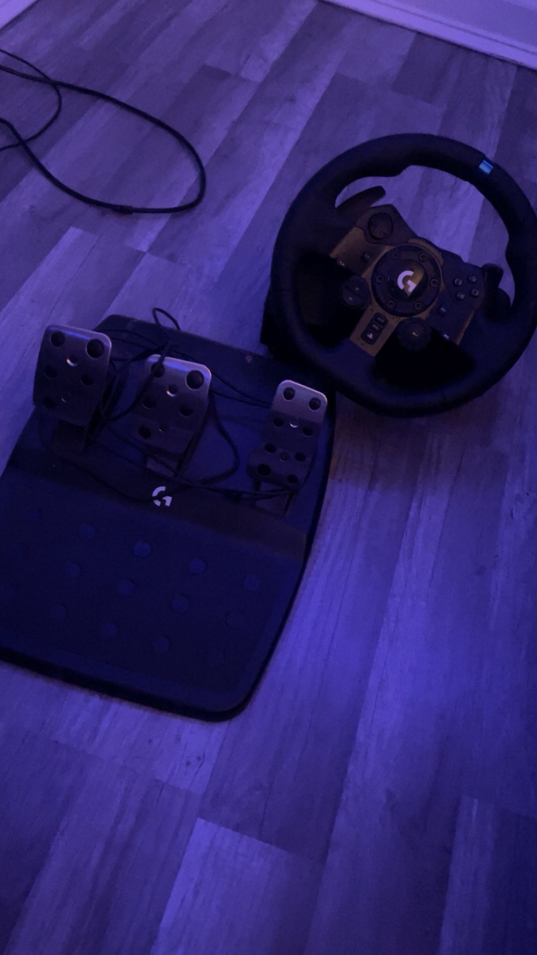 Logic steering wheel