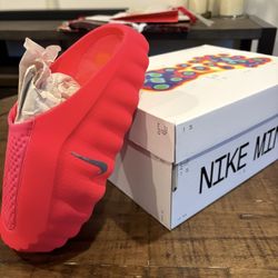 Size 7w Nike Mind 001 Slide Solar Red (Women's)