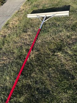 Landscaping rake￼