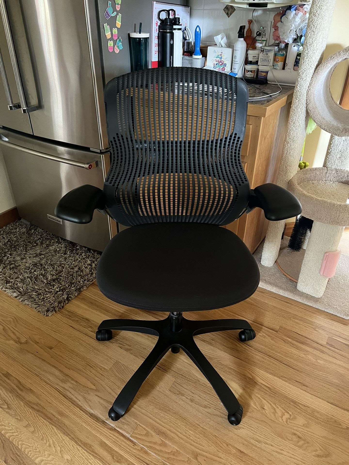 Knoll Generation Ergonomic Office Chairs (2)