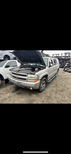 2005 Suburban 1500 4X4 For Parts Only