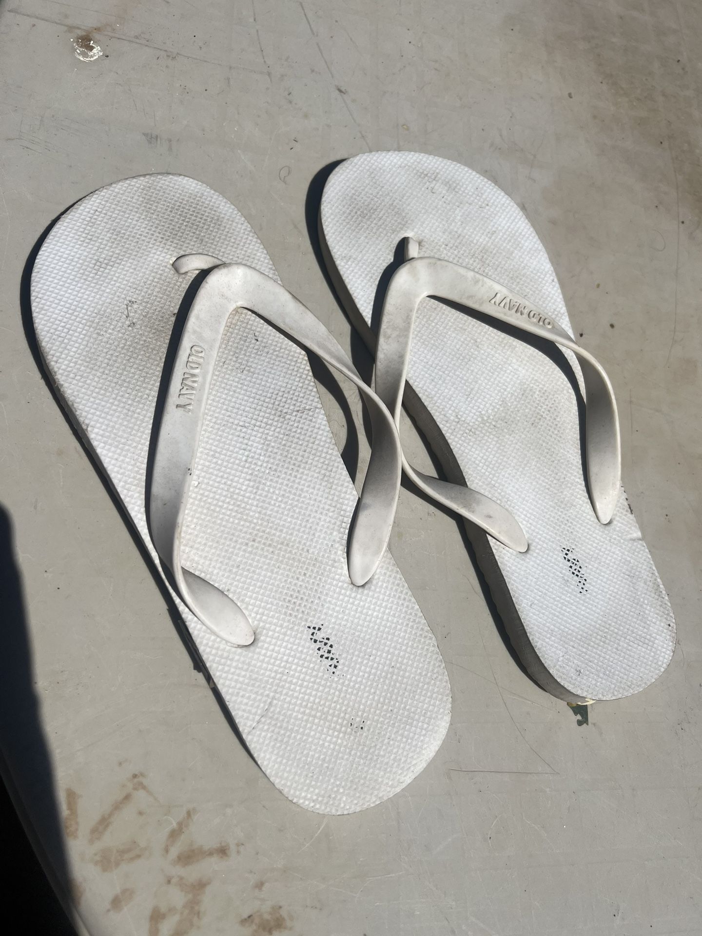 Old Navy Flip Flops Size 8-9