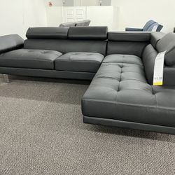 New Sectional W Adjustable Headrests .  Black Leather .  106” X 77”.  Free Delivery !