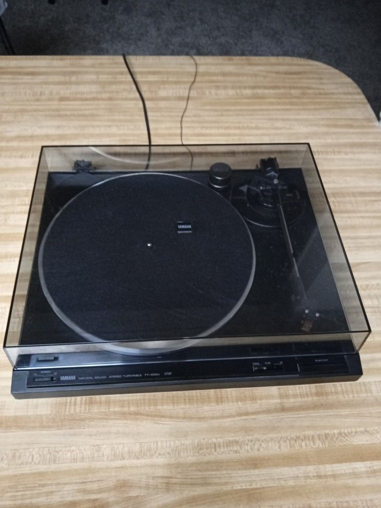 Classic Yamaha Turntable, Model TT400u for Sale in Phoenix, AZ OfferUp