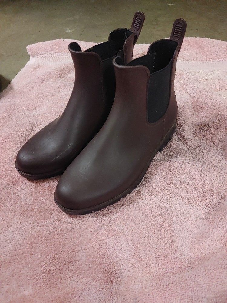 Burgandy Ankle Boots, Rubber And Waterproof, 7.5 Womens