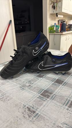 Élite flyknit tiempo size 10.5 with bag