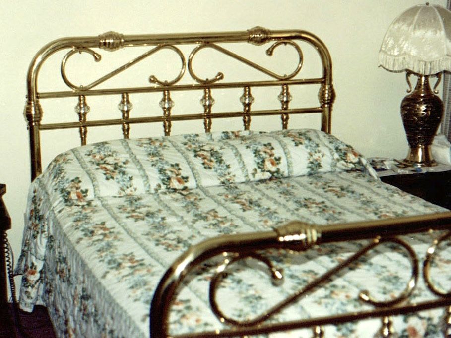 Vintage Brass Bed with Crystal Accents (Queen size)