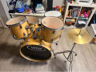 Drum set $150 trade for Pokemon cards