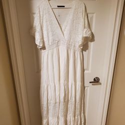 NWT! Simplee White Maxi Dress With Lace
