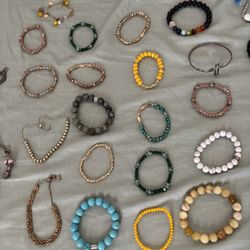 Women’s Bracelets & Jewelry 