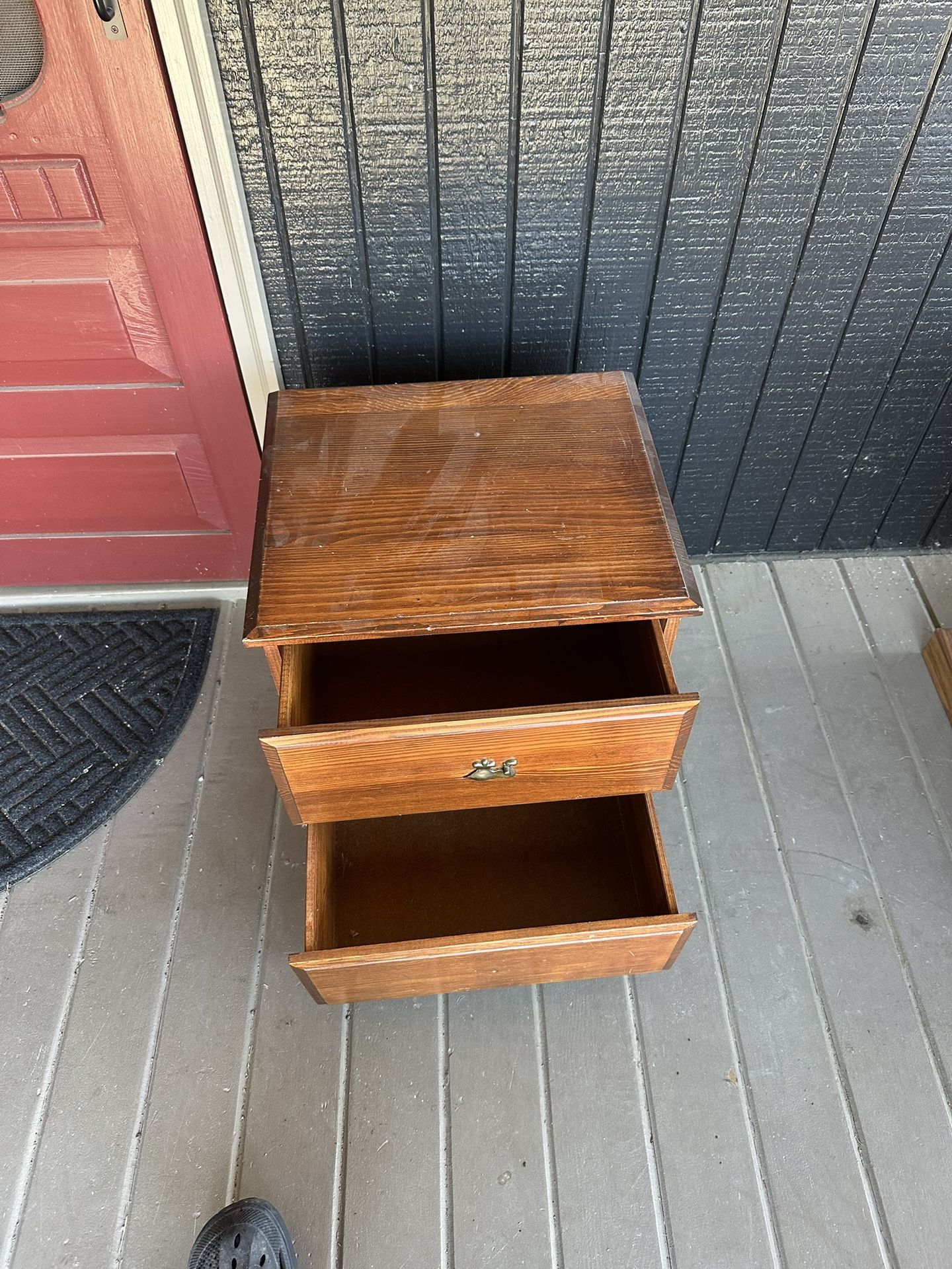 End Table/night Stand