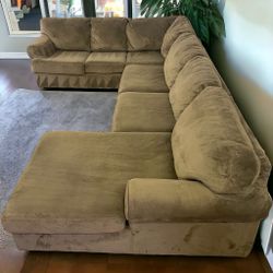 Ashley Furniture 3-Piece Sectional Sofa Couch **ALL NYC DELIVERY**