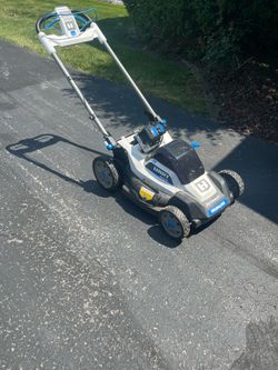 Hart 40V Self-Propelled Brushless Lawn Mower w/ Battery & Charger