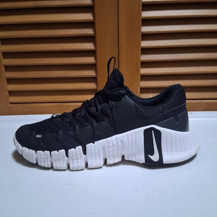 Nike Free Metcon 5 Women's Trainers * Size: 9.5