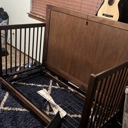 Crib & toddler bed with mattress