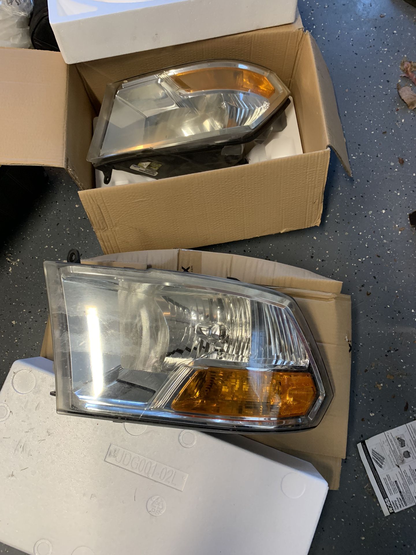 2010 Dodge Ram 1500 Headlights & Bumper