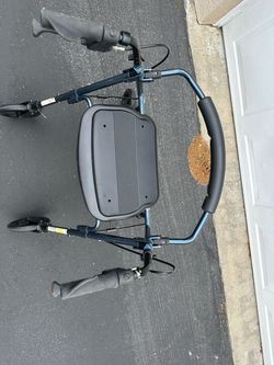 4-Wheel Rollator Walker with Seat