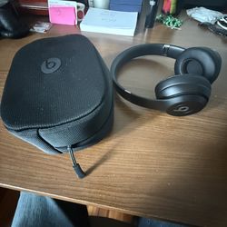 Beats solo 4