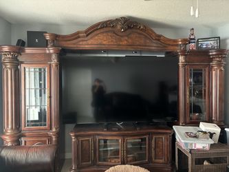 ✨ STUNNING SOLID WOOD ENTERTAINMENT WALL UNIT — FITS UP TO 80” TV! ✨