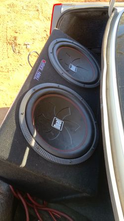 Dual subs 500 or 600 watts 12"