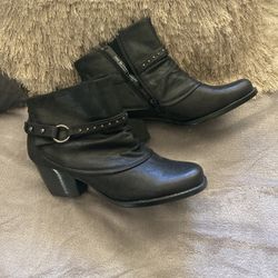 Baretraps Womens Boots