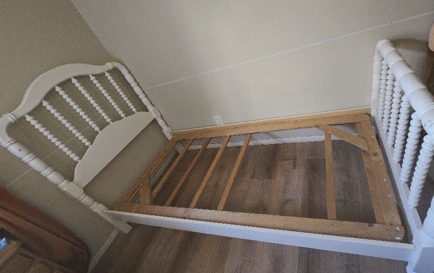 Vintage Wooden Twin Bed