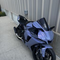 2020-2025 Yamaha R1