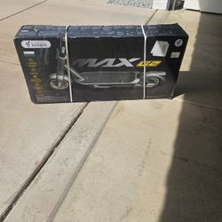 New In Box Segway MAX G2 Scooter 