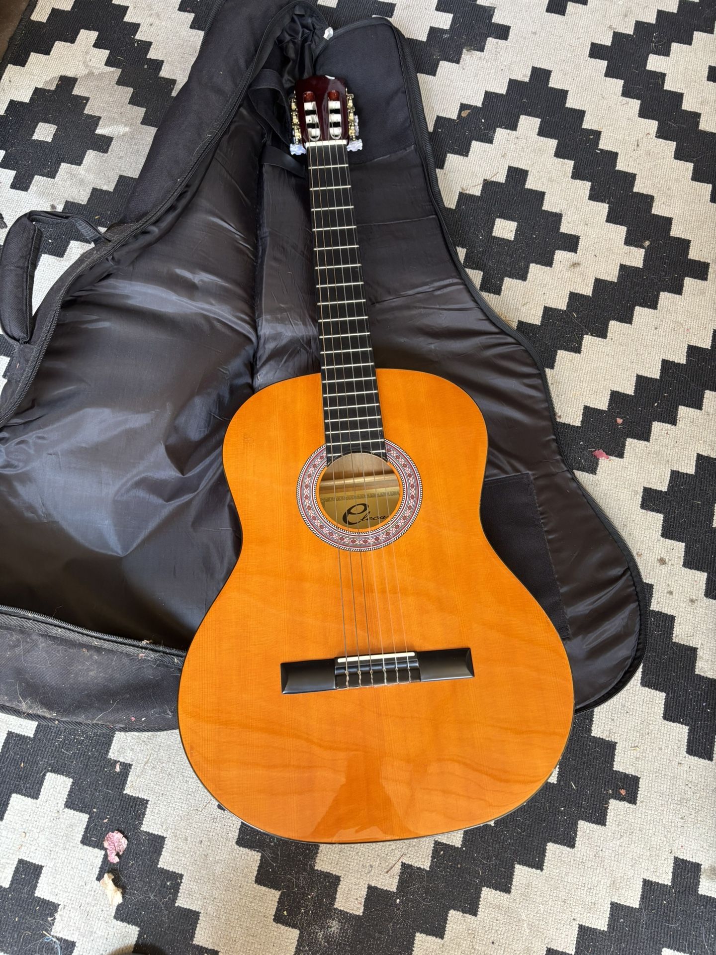 Acoustic Guitar-Cleca