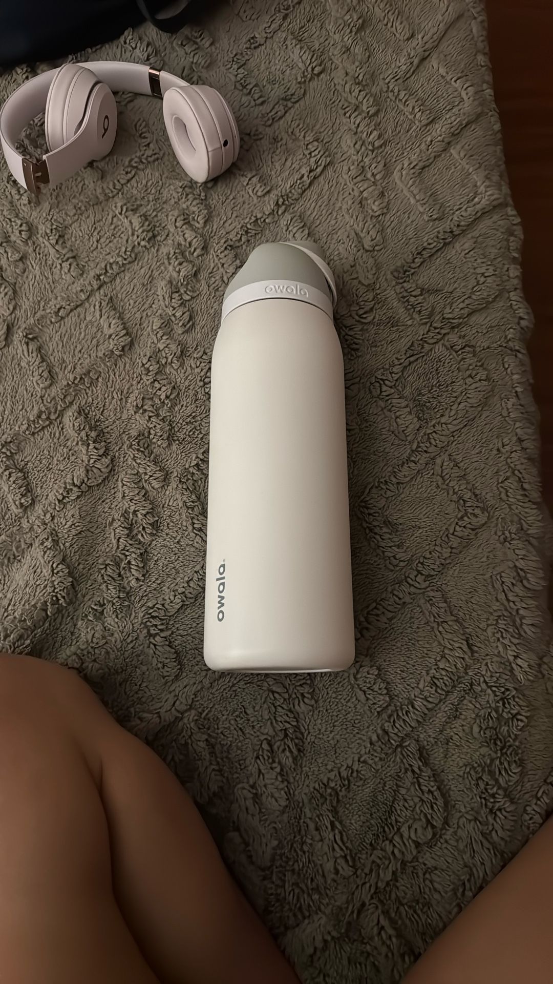 White Owala 32 Oz