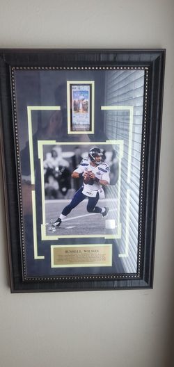 Framed Russel Wilson Superbowl Win