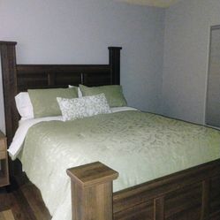 Bedroom Set-very good condition