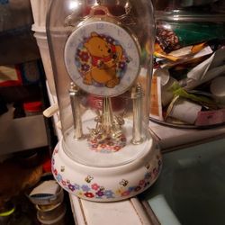 Winnie pool bear disney clock Porceline