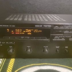 Yamaha RX-V490 Natural Sound 5.1 A/V Stereo Receiver. 