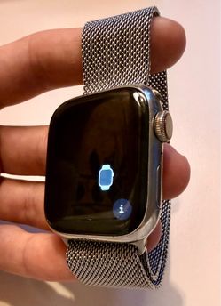 Apple Watch Series 8 (Cellular & GPS) + Milanese Loop Band