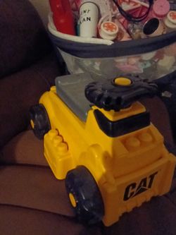 Toy..CAT..RID3 ON TRUCK$15toy