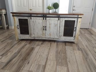 Beautiful 79" Farmhouse/rustic style Tv Stand