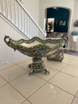 Decorative Pedestal Bowl & Matching Tissue Box Cover Set – Elegant Home Décor