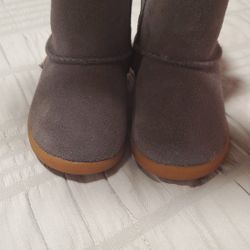 Ugg Girl Toddler 6c New