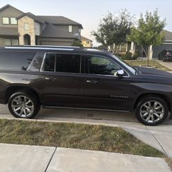 *** Clean, Loaded Suburban ***