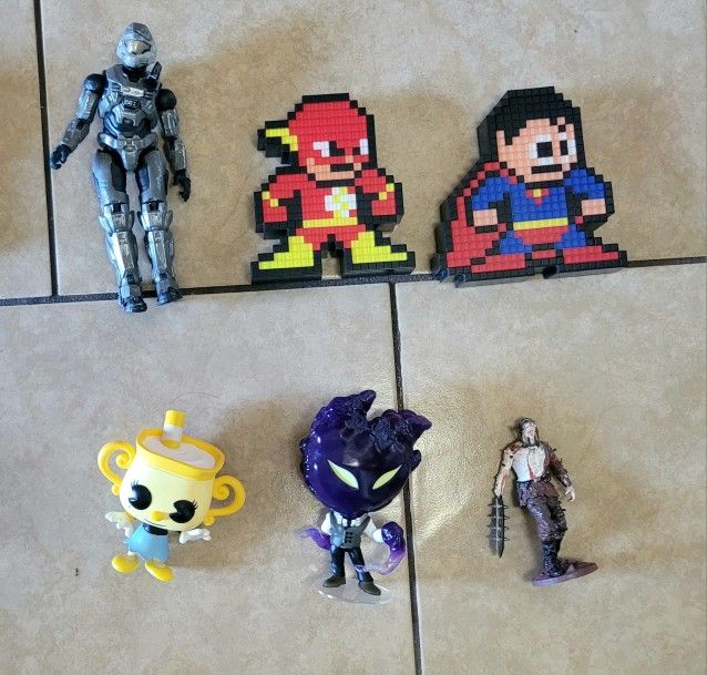 Toys/Figures (READ DESC)