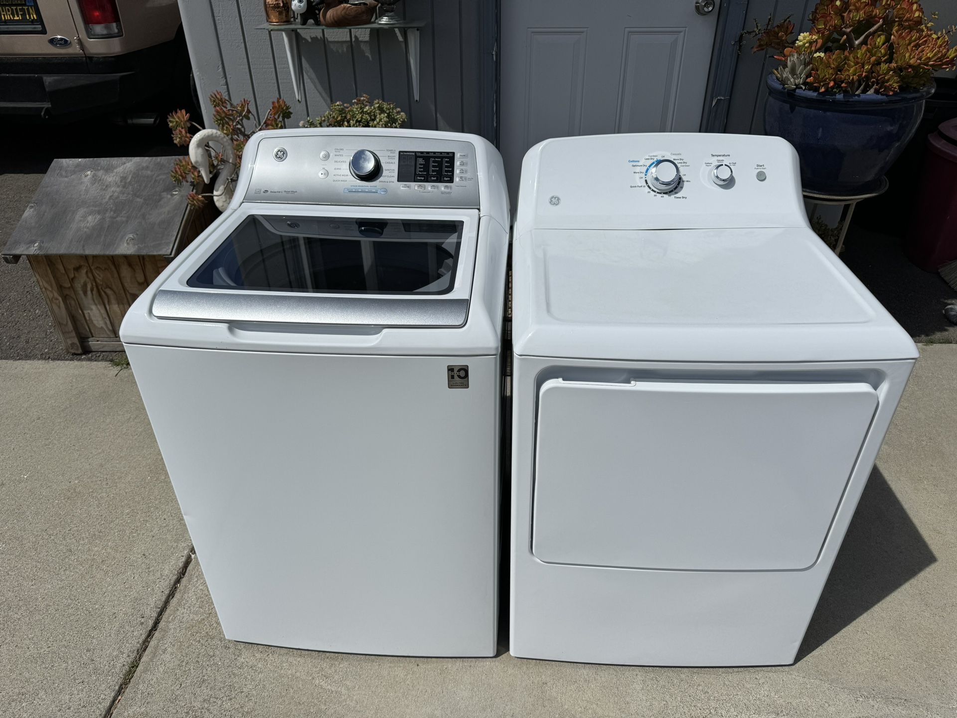 Fairly New GE Washer And Electric Dryer In Excellent Condition 