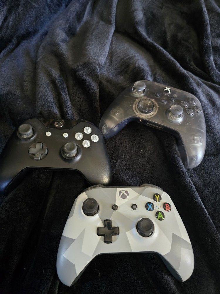 Xbox One Controllers